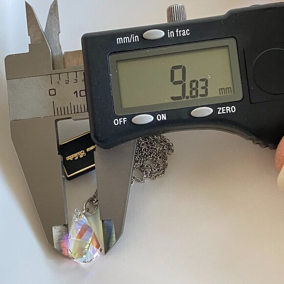 FAC Iridescent Swarovski Crystal Drop Necklace 18" NWT - Picture 8 of 9